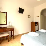 Avra Отель 3*
