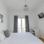 Отель Avra 3*