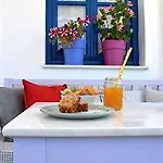 Hotel Avra 3*