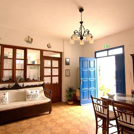Avra Hotel 3*