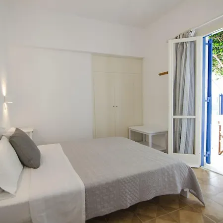 Avra Hotell 3*